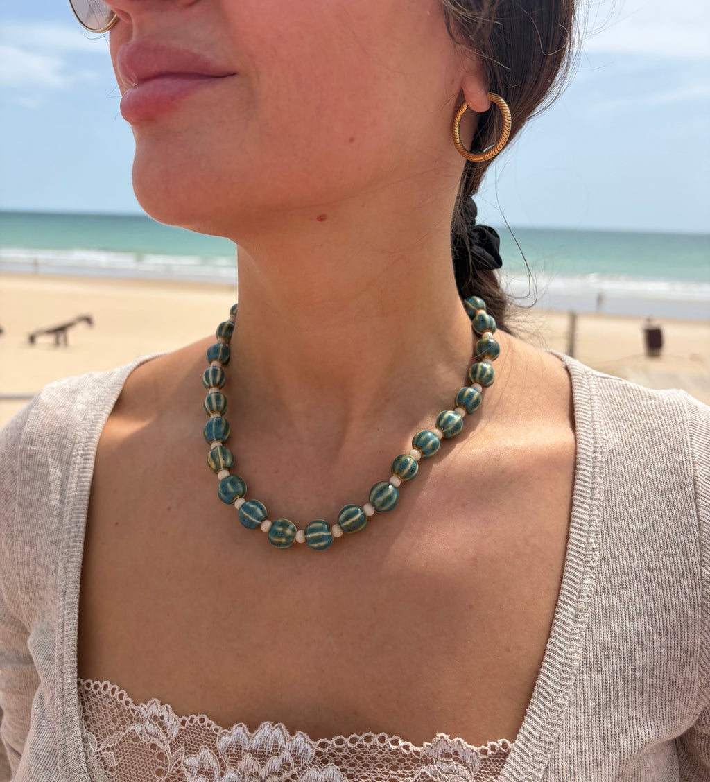 Collar abril verde