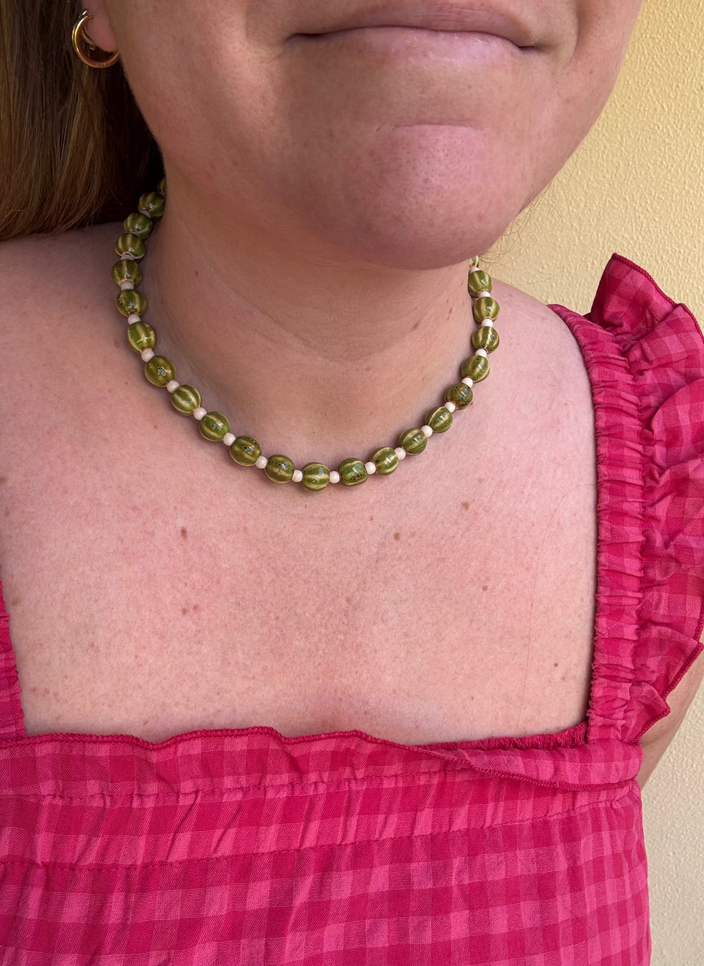 Collar abril verde oliva