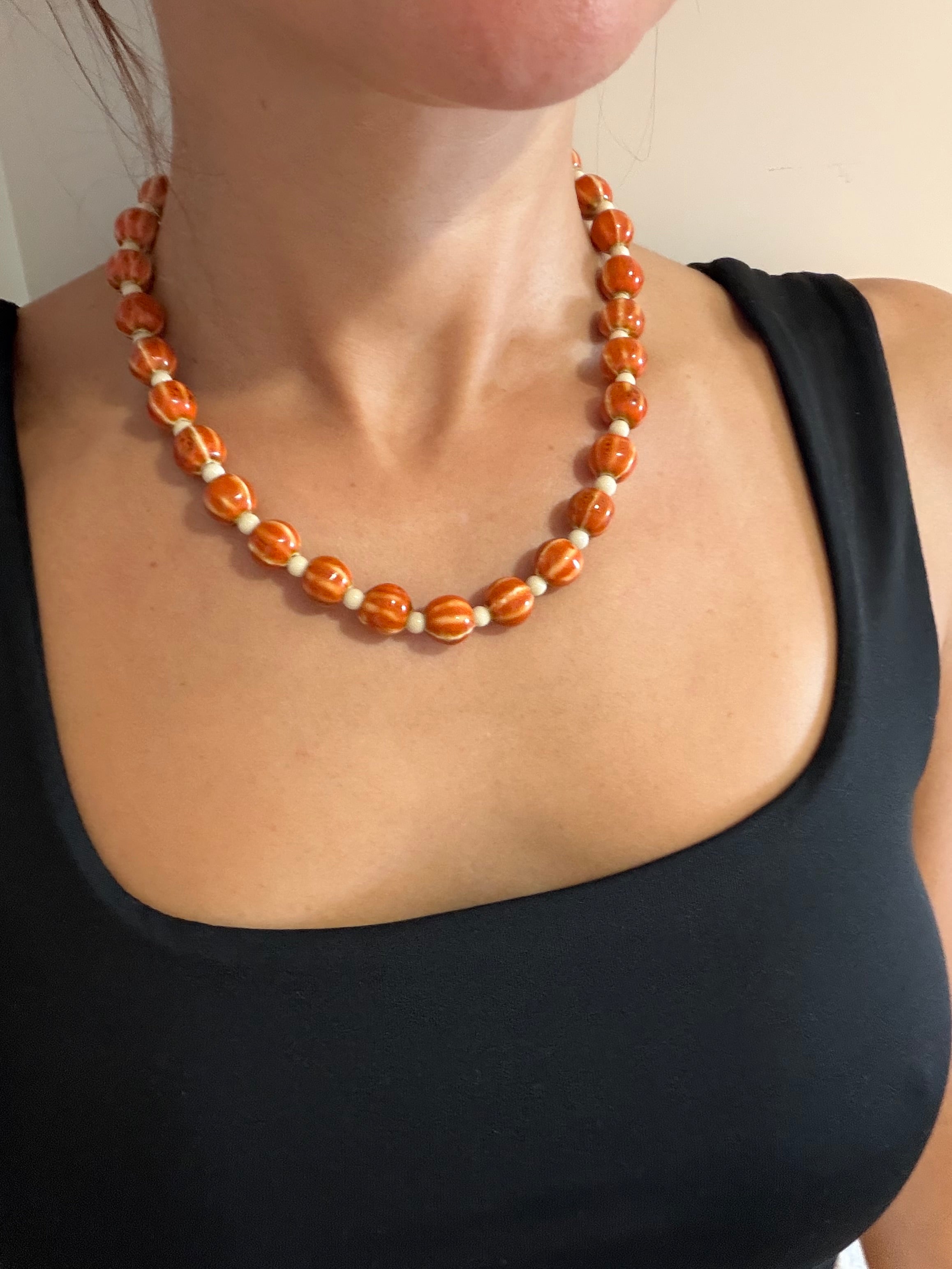Collar abril naranja
